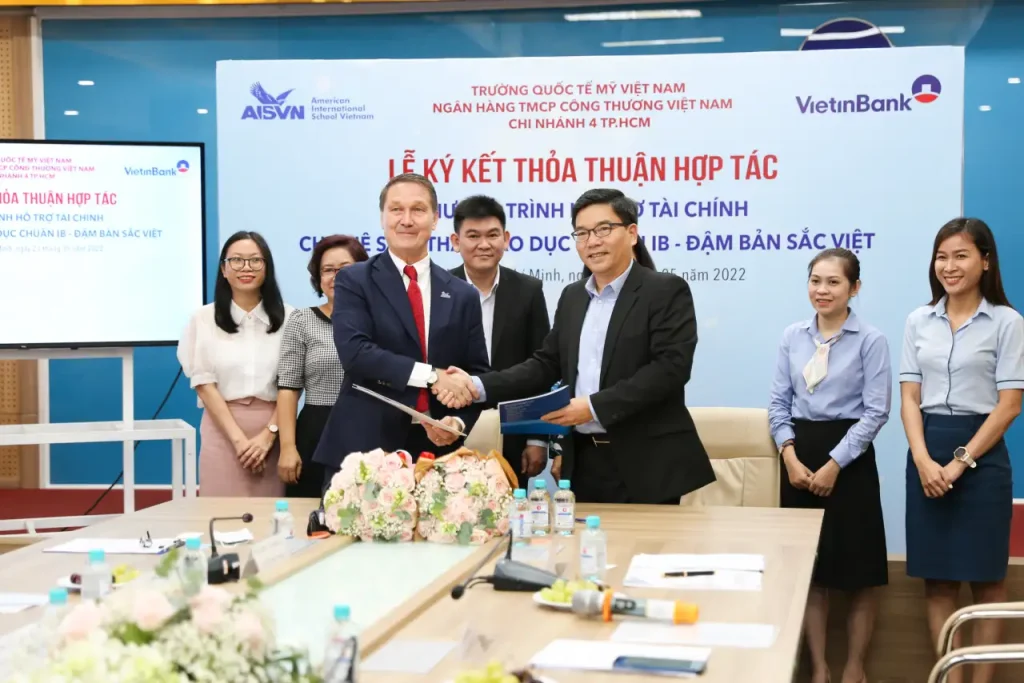 Lễ ký kết hợp thỏa thuận hợp tác giữa AISVN và VietinBank